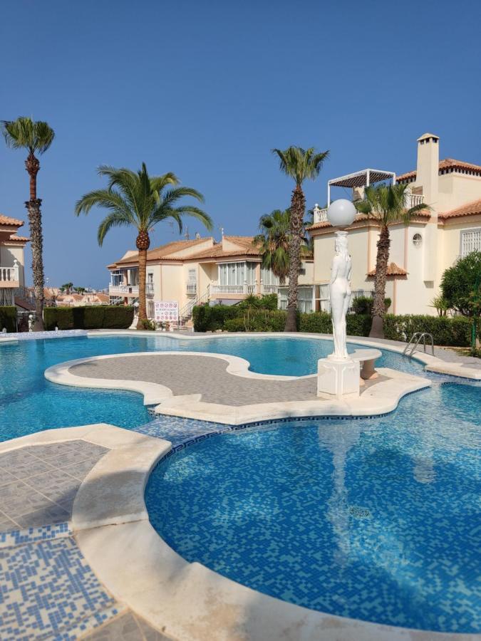 Confortable Apartamento Con Vistas Al Mar Torrevieja Ngoại thất bức ảnh